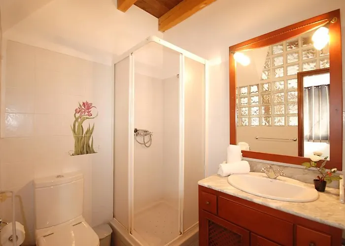 Quinta Rosa Branca بيت ضيافة 4*