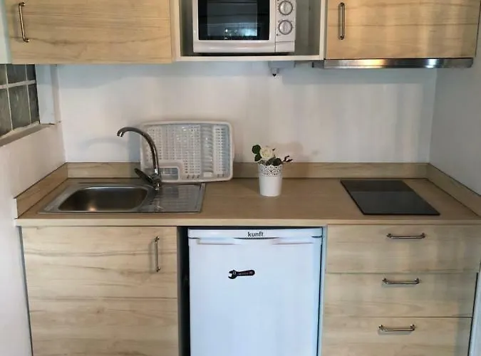 Quinta Rosa Branca بيت ضيافة تافيرا