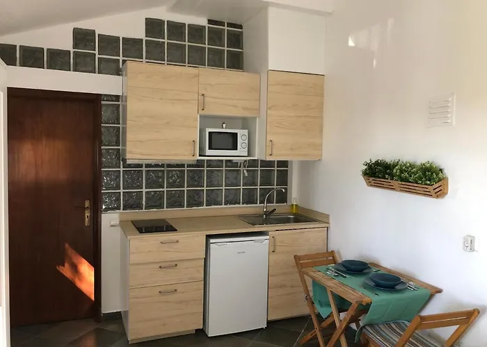 Quinta Rosa Branca بيت ضيافة تافيرا